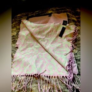 Steve Madden,new with tags,reversible,soft, warm,leopard print on one side